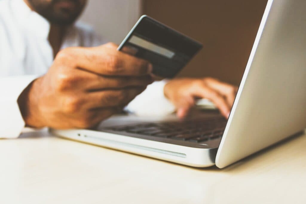 Marketplace MVP: which features are essential to validate the business model