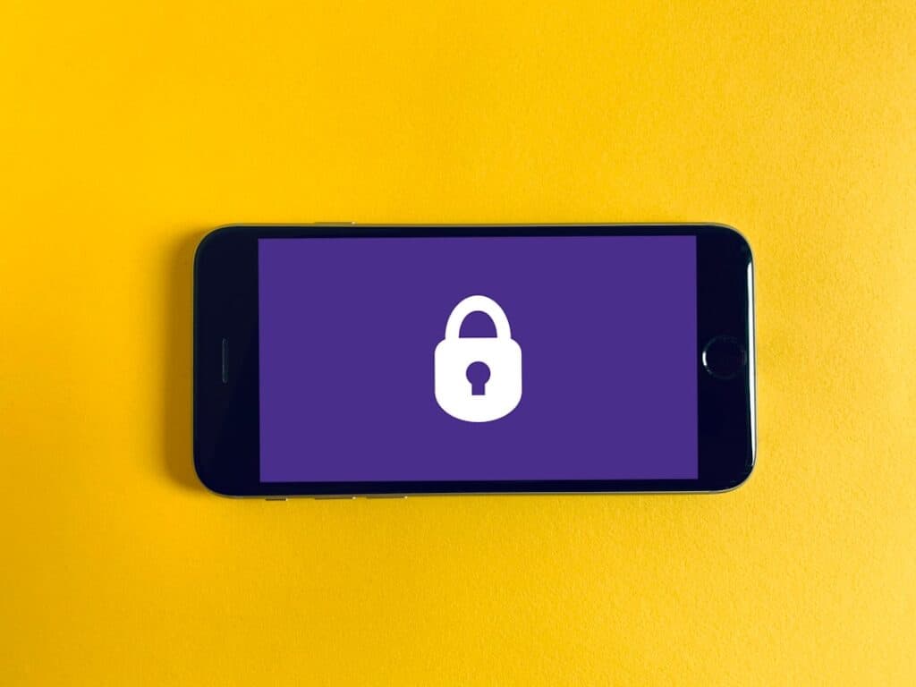 Auth w aplikacji: typowe błędy w logowaniu, rolach i sesjach (i jak je naprawić)