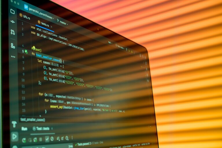 Jak wygląda publikacja aplikacji w App Store i Google Play?